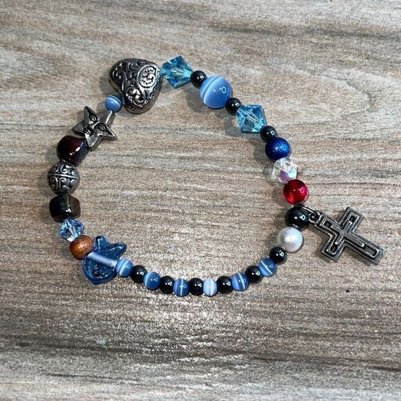 Blue Beaded Stretch Bracelet With Fish Cross Heart Star - Picture 1 of 8